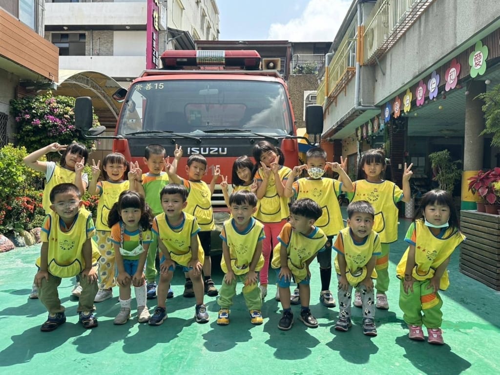 臺南市仁和幼兒園 消防宣導 消防車