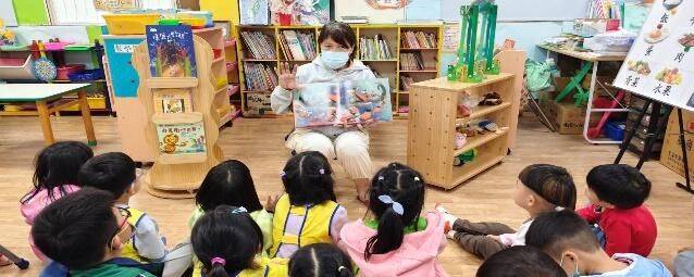 諾貝爾家幼兒幼兒幼兒繪本介紹節慶由來、習俗活動及學習詞彙
