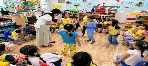 諾貝爾家幼兒幼兒幼兒慶祝兒童節及遊戲中學習詞彙與語句